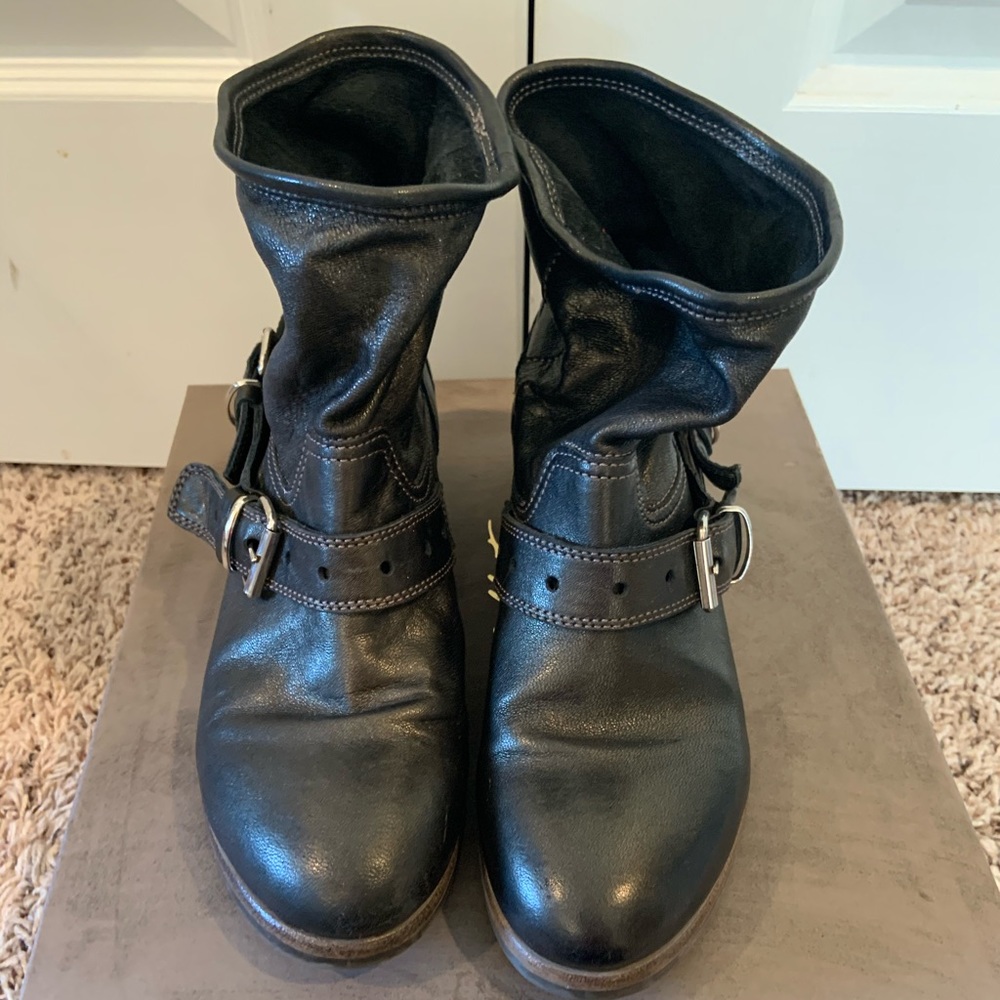 UGG Collection Aria boots black size 9